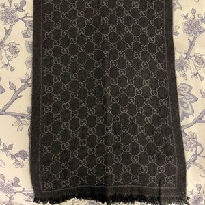 100% wool Gucci Monogram Scarf